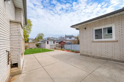 5 Royce Avenue Hamilton ON L8G 4C9