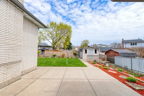 5 Royce Avenue Hamilton ON L8G 4C9