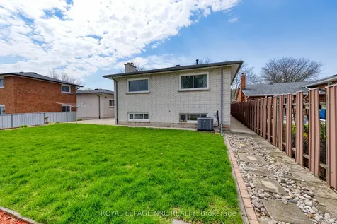 5 Royce Avenue Hamilton ON L8G 4C9