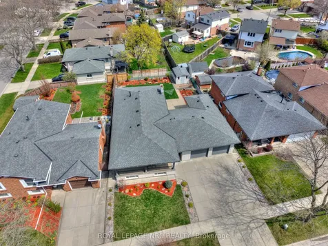 5 Royce Avenue Hamilton ON L8G 4C9