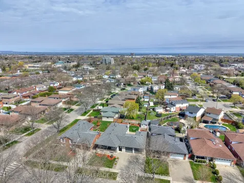 5 Royce Avenue Hamilton ON L8G 4C9