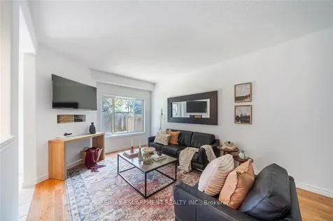 10 Liddycoat Lane Hamilton ON L9G 0A7