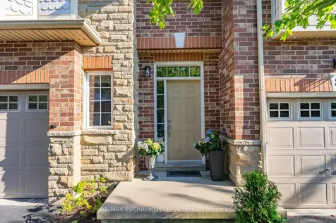 10 Liddycoat Lane Hamilton ON L9G 0A7