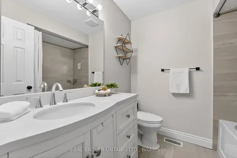 62 Moore Crescent Hamilton ON L9G 4Z6