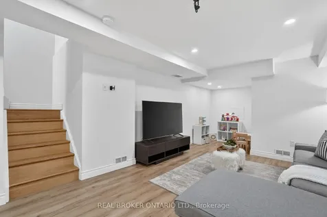 62 Moore Crescent Hamilton ON L9G 4Z6