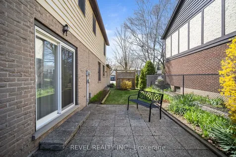 88 Culham Drive W Cambridge ON N1S 2G8