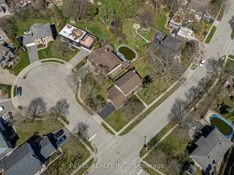 88 Culham Drive W Cambridge ON N1S 2G8