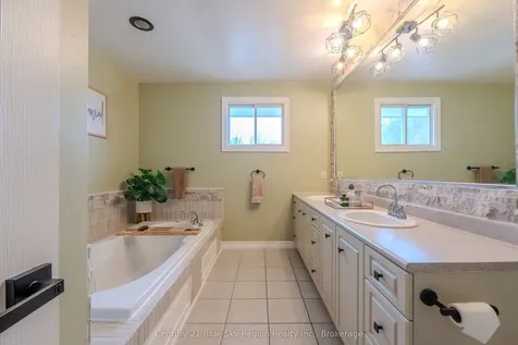 56 Kathryn Crescent North Bay ON P1B 8P4