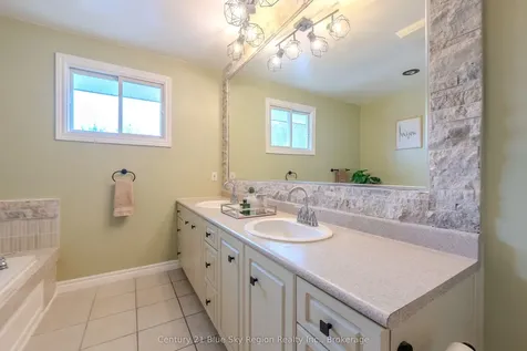 56 Kathryn Crescent North Bay ON P1B 8P4
