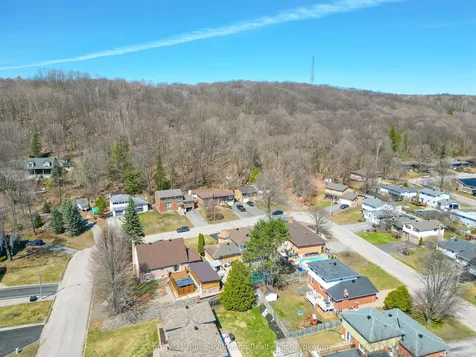 56 Kathryn Crescent North Bay ON P1B 8P4