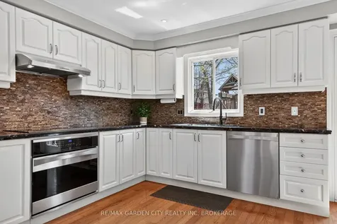 734 Brigadoon Drive Hamilton ON L9C 7S2