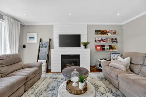 734 Brigadoon Drive Hamilton ON L9C 7S2
