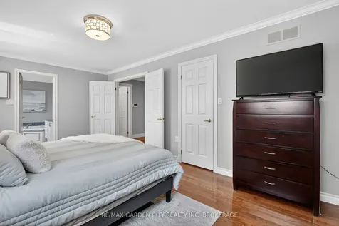 734 Brigadoon Drive Hamilton ON L9C 7S2