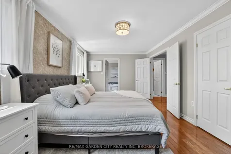 734 Brigadoon Drive Hamilton ON L9C 7S2