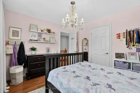 734 Brigadoon Drive Hamilton ON L9C 7S2