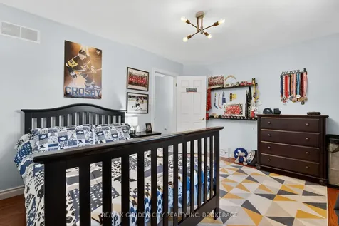 734 Brigadoon Drive Hamilton ON L9C 7S2