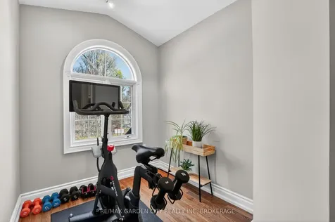 734 Brigadoon Drive Hamilton ON L9C 7S2