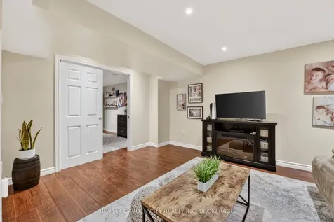 734 Brigadoon Drive Hamilton ON L9C 7S2