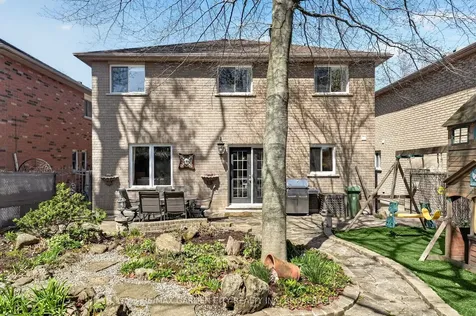 734 Brigadoon Drive Hamilton ON L9C 7S2