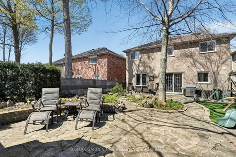 734 Brigadoon Drive Hamilton ON L9C 7S2