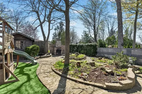 734 Brigadoon Drive Hamilton ON L9C 7S2