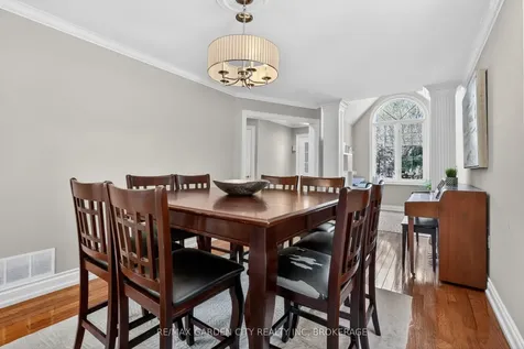 734 Brigadoon Drive Hamilton ON L9C 7S2