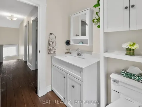 6328 Gore Street Niagara Falls ON L2J 1X8