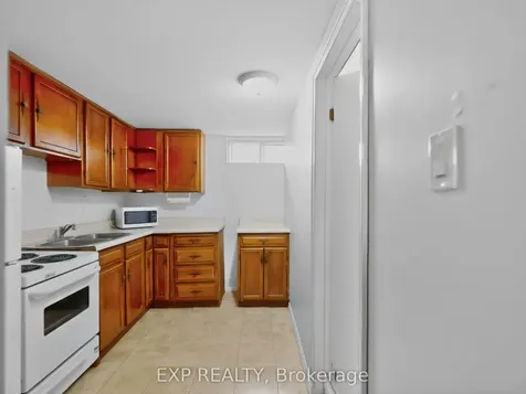 6328 Gore Street Niagara Falls ON L2J 1X8
