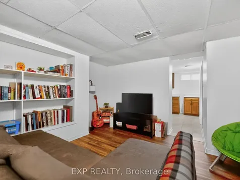 6328 Gore Street Niagara Falls ON L2J 1X8