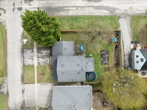 6328 Gore Street Niagara Falls ON L2J 1X8