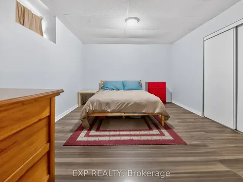 6328 Gore Street Niagara Falls ON L2J 1X8