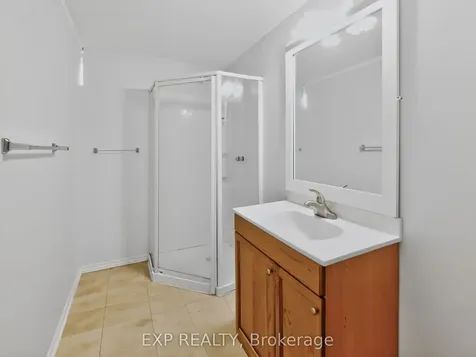 6328 Gore Street Niagara Falls ON L2J 1X8