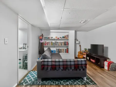 6328 Gore Street Niagara Falls ON L2J 1X8