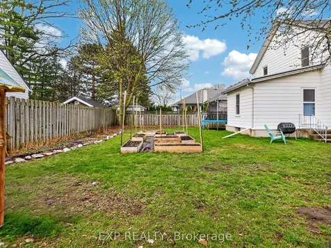 6328 Gore Street Niagara Falls ON L2J 1X8