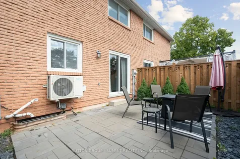 151 Gateshead Crescent Hamilton ON L8G 3W1