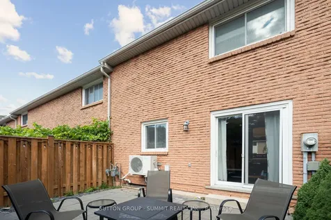 151 Gateshead Crescent Hamilton ON L8G 3W1
