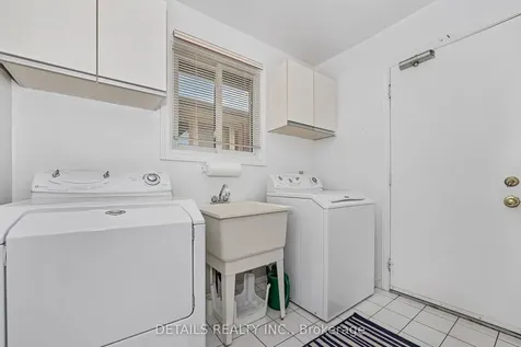 1020 Ambleside Crescent Kingston ON K7P 2B3
