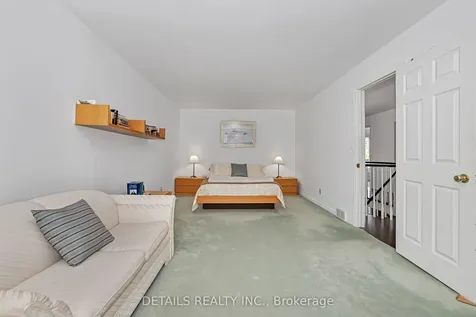 1020 Ambleside Crescent Kingston ON K7P 2B3