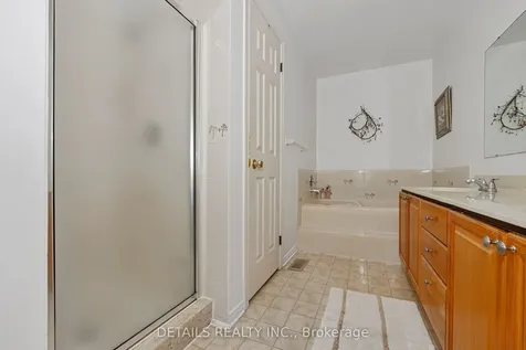 1020 Ambleside Crescent Kingston ON K7P 2B3