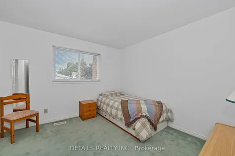 1020 Ambleside Crescent Kingston ON K7P 2B3