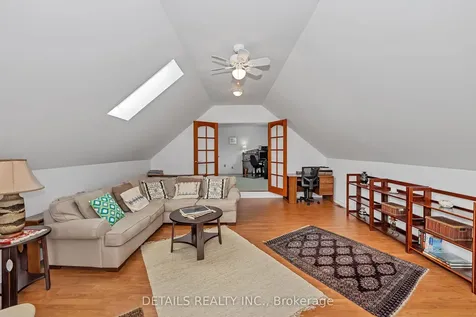 1020 Ambleside Crescent Kingston ON K7P 2B3