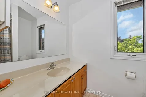 1020 Ambleside Crescent Kingston ON K7P 2B3