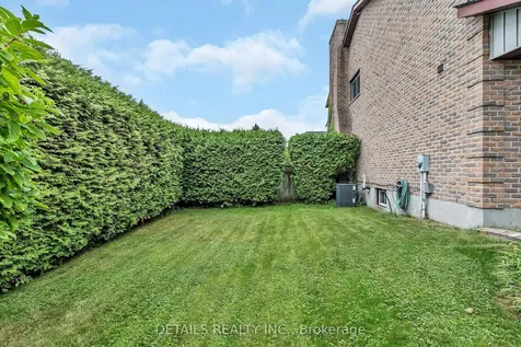 1020 Ambleside Crescent Kingston ON K7P 2B3
