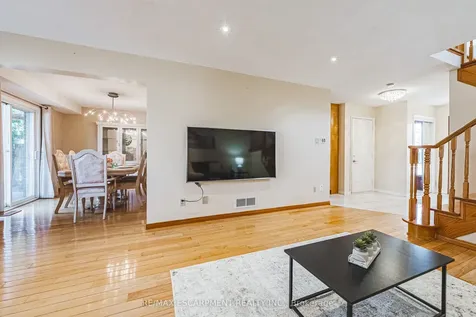 110 Highbury Drive Hamilton ON L8J 3P4
