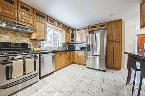 110 Highbury Drive Hamilton ON L8J 3P4
