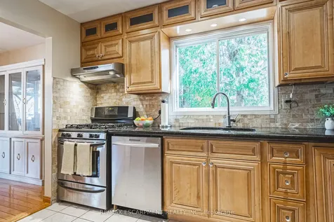 110 Highbury Drive Hamilton ON L8J 3P4