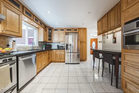110 Highbury Drive Hamilton ON L8J 3P4