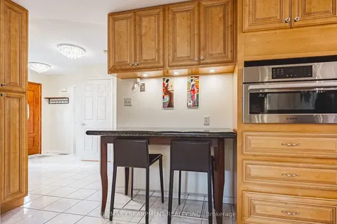 110 Highbury Drive Hamilton ON L8J 3P4
