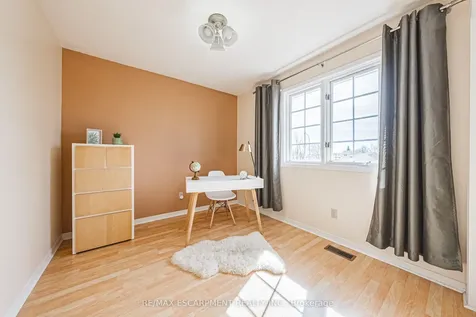 110 Highbury Drive Hamilton ON L8J 3P4