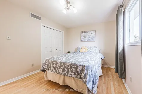 110 Highbury Drive Hamilton ON L8J 3P4